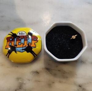 Vintage FRANKLIN MINT BEATLES MUSIC BOX PLAY " HELP" 1992